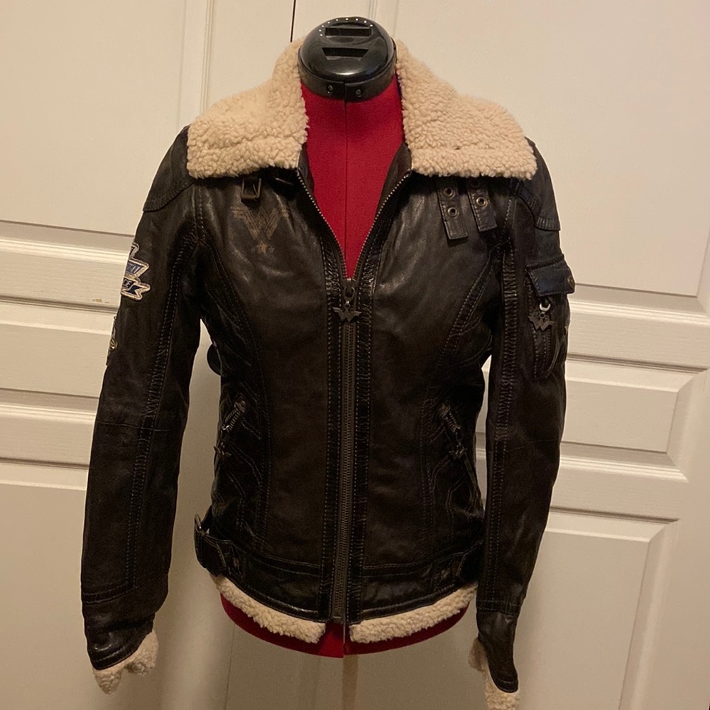 RARE Wonder Women 100% Leather Jacket Size S